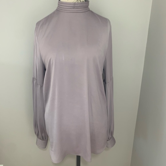 Women’s H&M lavender top - Picture 1 of 8